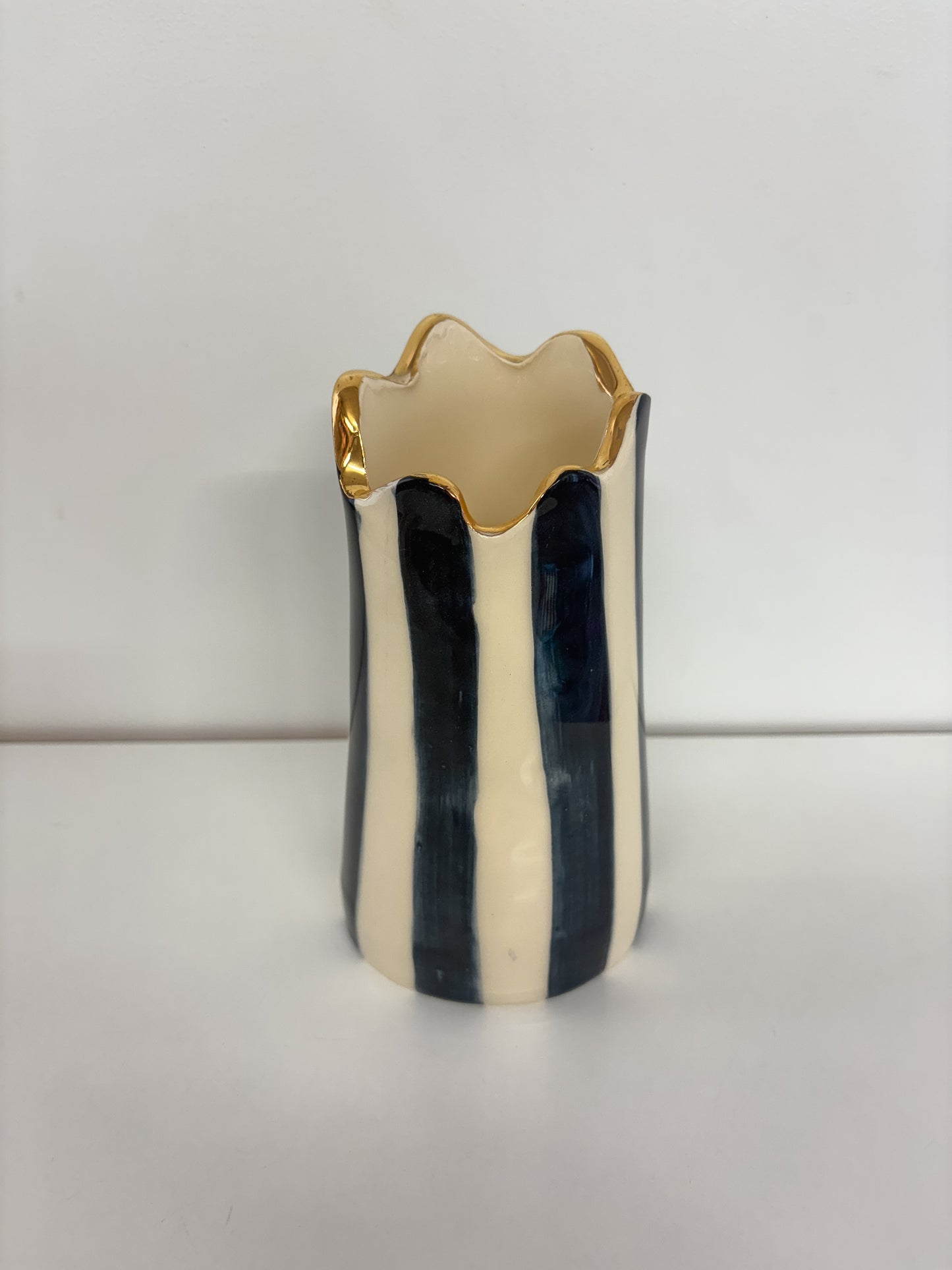 Wavy Gold Rim Vase Navy