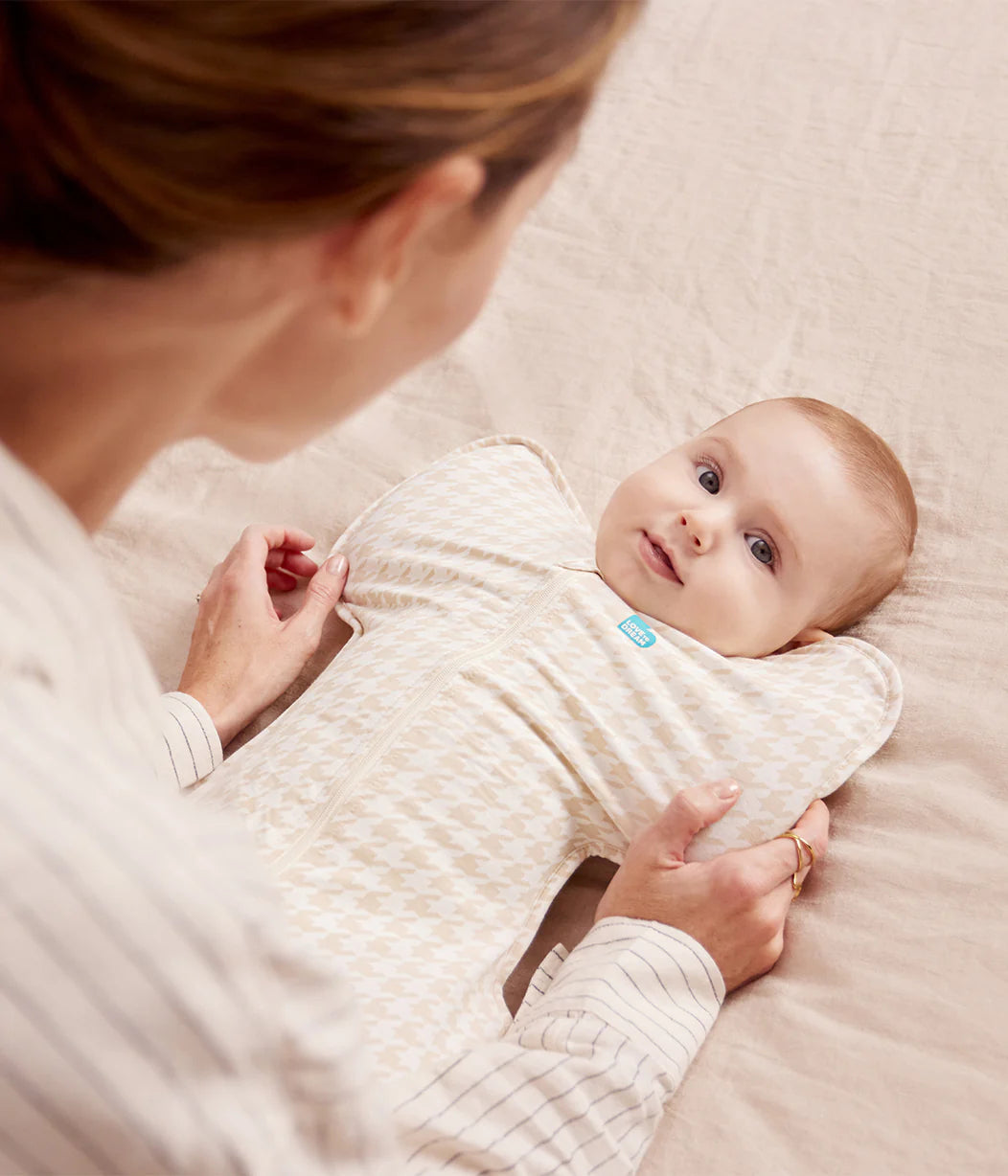 Love To Dream Swaddle Up 1.0 tog Houndstooth Tan