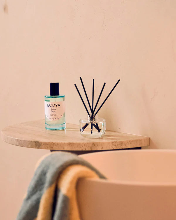 Mini Reed Diffuser Lotus Flower.