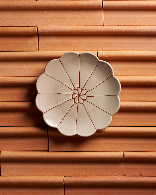 Plate 18cm Spinning Flower June's Daisy