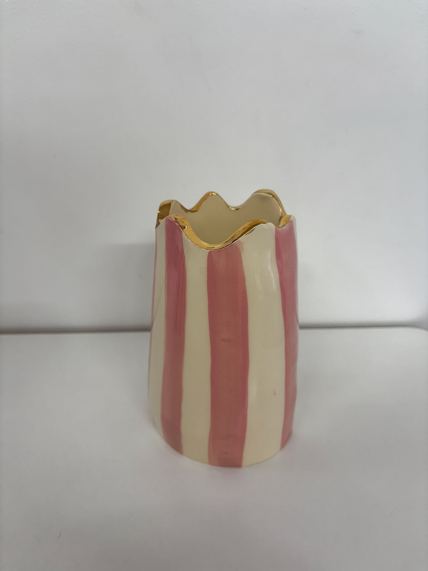 Wavy Gold Rim Vase Pink