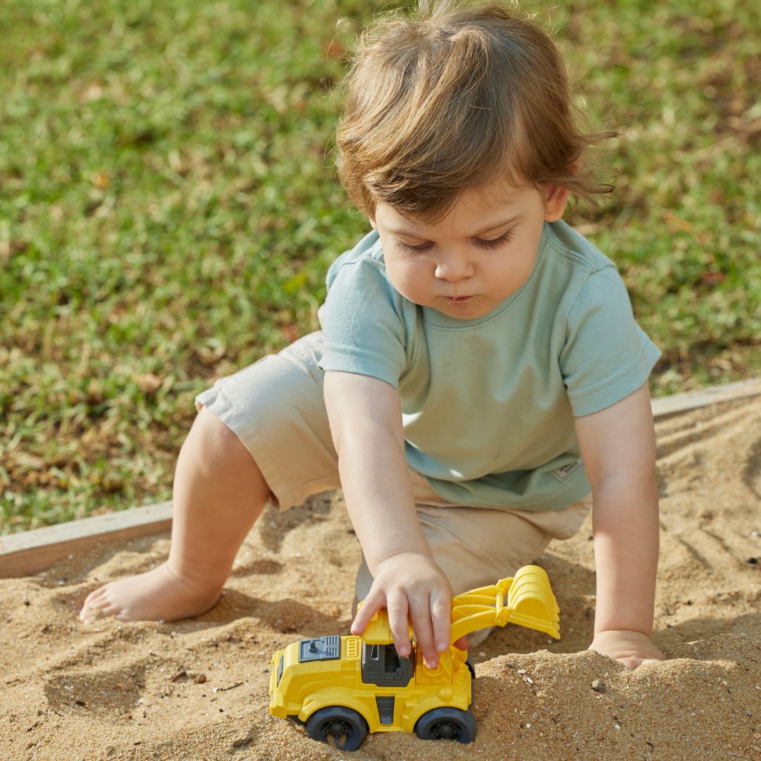 Bioplastic Excavator