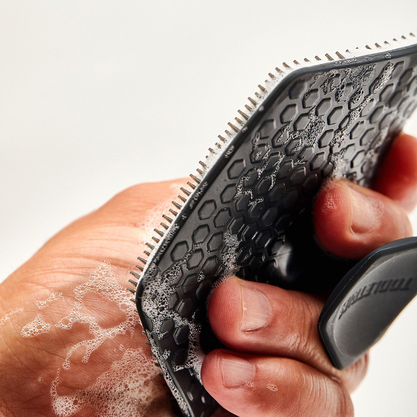 The Body Scrubber Charcoal
